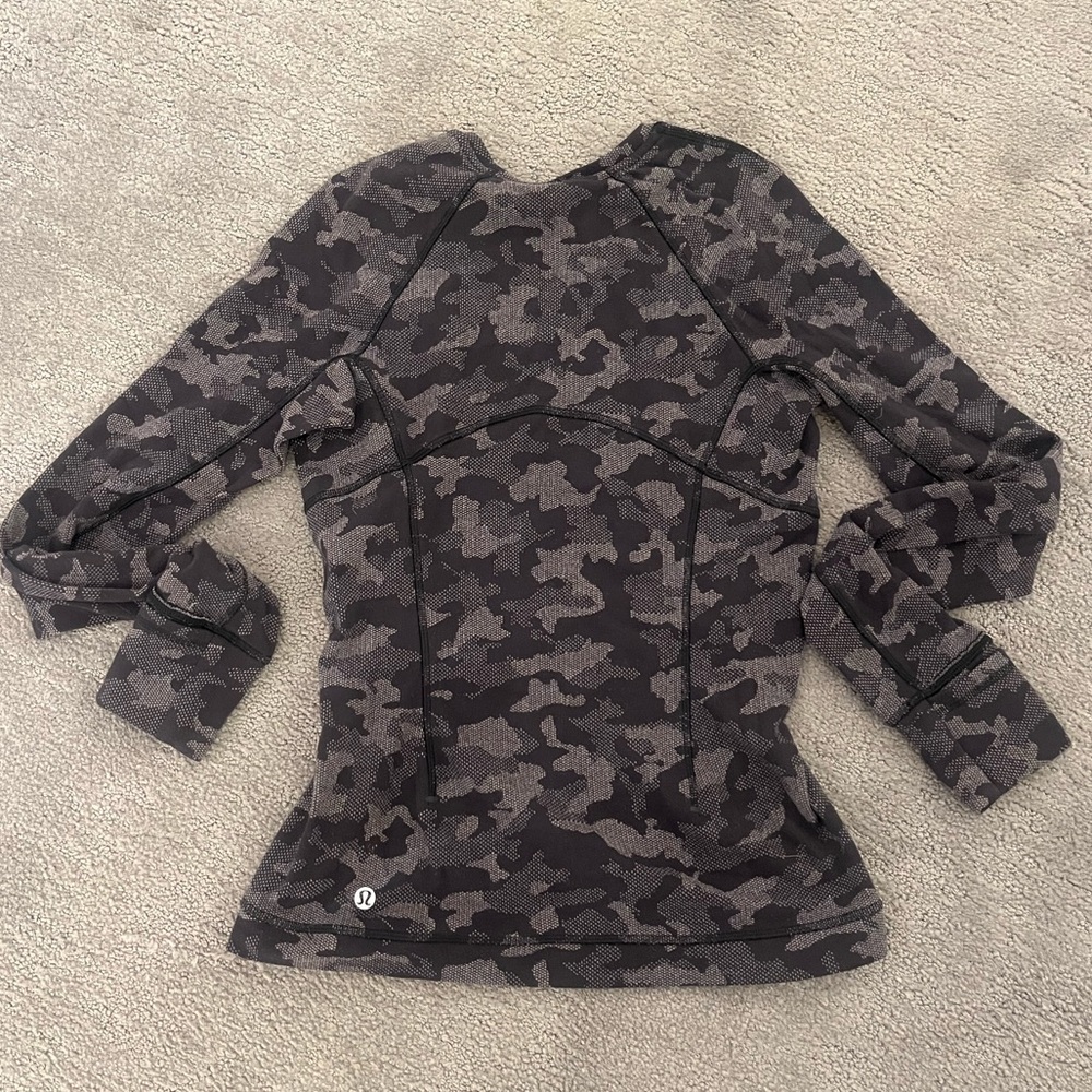 lululemon • Women's • cute cozy stretch fleece layering top • size 0